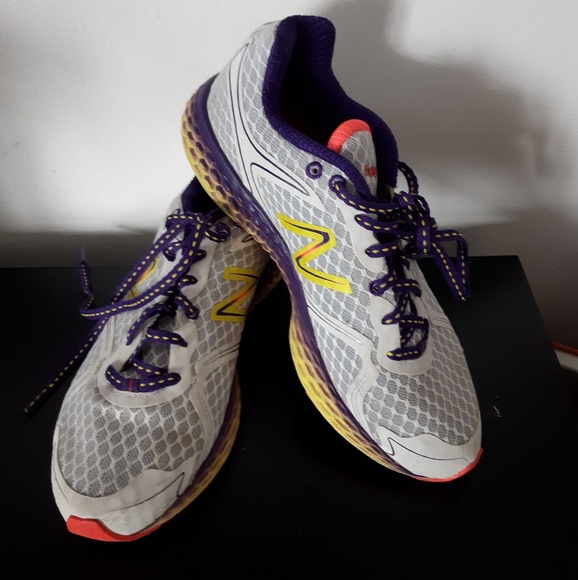 New Balance Shoes - New Balance running activewear shoes size 9